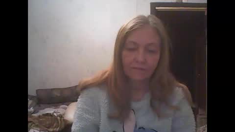 Snapshot of sweet4blonde609 chatting on February 18, 5:47 am sweet4blonde609 online show from February 18, 5:47 am
