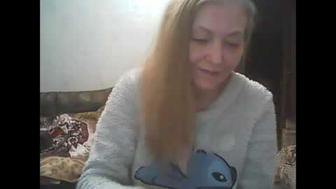 Snapshot of sweet4blonde609 chatting on February 24, 5:00 pm sweet4blonde609 online show from February 24, 5:00 pm