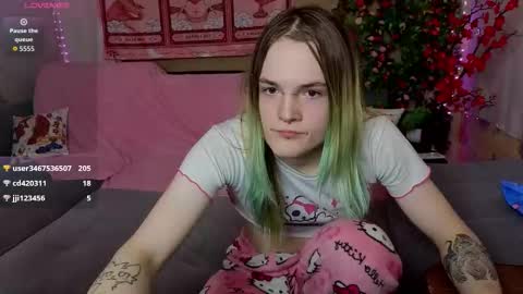 Haeyang  Torry online show from March 5, 8:05 pm