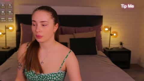 Sweet  Amily online show from April 19, 6:24 am