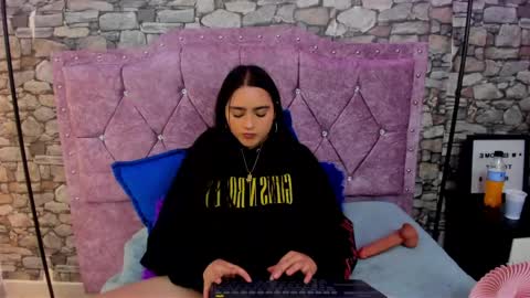 sweet__cherry1 online show from May 1, 7:07 pm