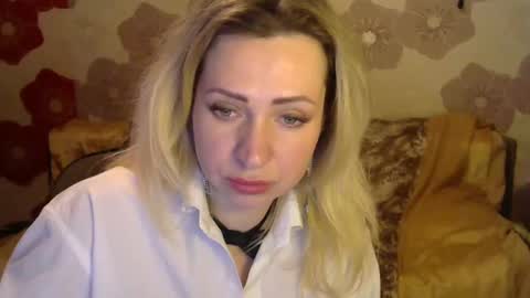 Snapshot of sweet__dany chatting on December 19, 2:01 am Sweet Dany online show from December 19, 2:01 am