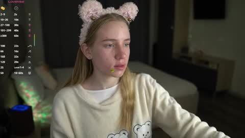 Snapshot of sweet__michelle chatting on November 7, 12:10 am Michelle online show from November 7, 12:10 am