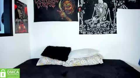 Snapshot of sweet__natashaa chatting on February 28, 7:59 pm Natasha independent modelo online show from February 28, 7:59 pm