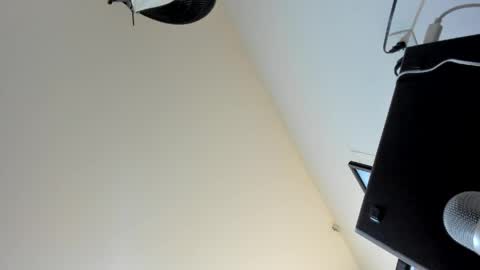 Snapshot of sweet__vanessa1 chatting on May 10, 11:32 pm Vanessa online show from May 10, 11:32 pm