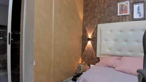 Snapshot of sweet__vanessa1 chatting on May 16, 12:51 am Vanessa online show from May 16, 12:51 am