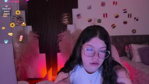 Snapshot of sweet_alicee__ chatting on July 1, 7:35 pm Alice online show from July 1, 7:35 pm