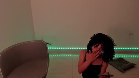 Snapshot of sweet_anie_04 chatting on December 22, 7:11 am Anie online show from December 22, 7:11 am