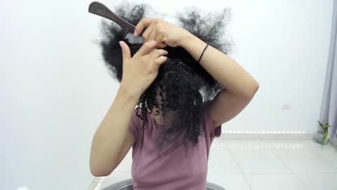 Snapshot of sweet_anie_04 chatting on January 23, 2:33 am Anie online show from January 23, 2:33 am