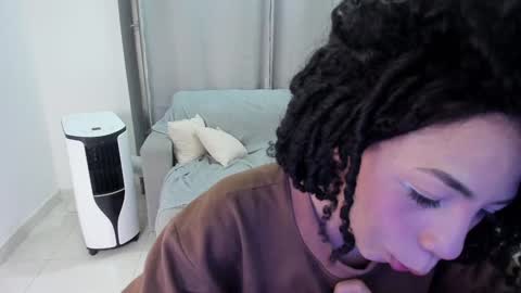 Snapshot of sweet_anie_04 chatting on February 3, 7:40 am Anie online show from February 3, 7:40 am