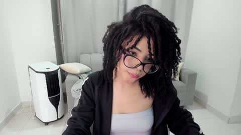 Snapshot of sweet_anie_04 chatting on February 5, 2:40 am Anie online show from February 5, 2:40 am