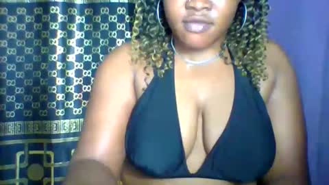 Snapshot of sweet_baby27 chatting on September 13, 2:00 am sweet baby online show from September 13, 2:00 am