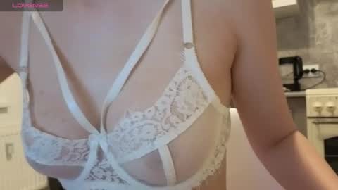 Snapshot of sweet_baby_kate chatting on June 20, 7:38 pm Kate and Erica online show from June 20, 7:38 pm
