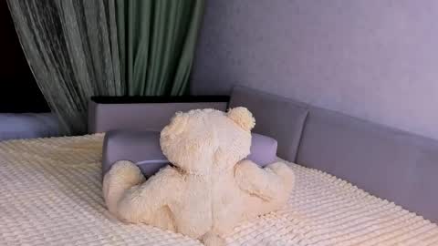 Alice online show from April 15, 7:58 pm