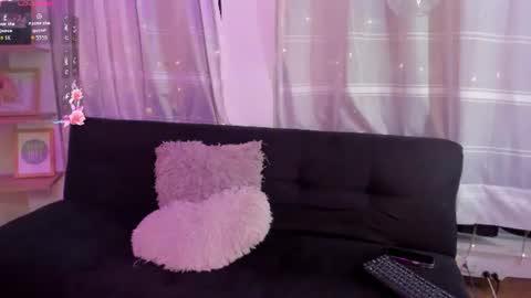 Snapshot of sweet_bellaa_ chatting on June 17, 4:48 am Bella online show from June 17, 4:48 am