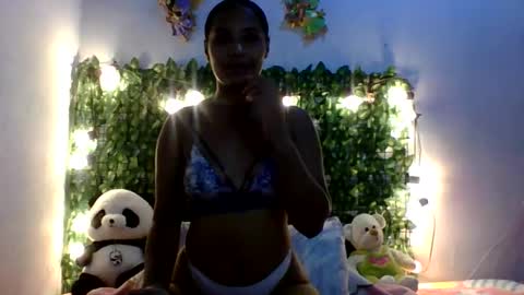 sweet_bigass07 online show from April 13, 9:53 pm
