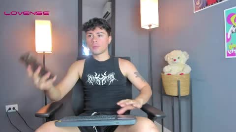 Theo ithan  leo online show from March 29, 8:20 pm