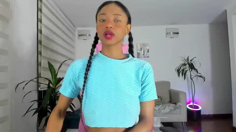 sweet_brunette88 online show from January 6, 12:27 am