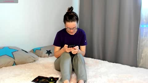Snapshot of sweet_bun__ chatting on October 21, 9:21 am Christina online show from October 21, 9:21 am