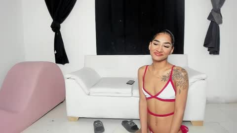 Snapshot of sweet_bunny29 chatting on May 19, 1:11 am x Angelica Daniels - mod Tio willy online show from May 19, 1:11 am