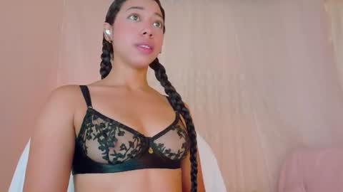 Snapshot of sweet_carine chatting on June 9, 10:27 am camil online show from June 9, 10:27 am