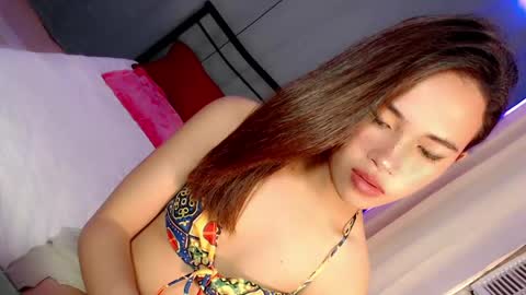 Snapshot of sweet_cassy12 chatting on May 21, 12:12 pm sweet_cassy12 online show from May 21, 12:12 pm