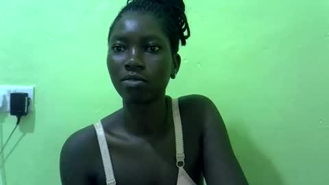 Snapshot of sweet_cherie1 chatting on February 13, 6:09 am sweet_cherie1 online show from February 13, 6:09 am