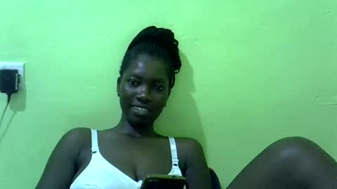 Snapshot of sweet_cherie1 chatting on February 15, 6:32 am sweet_cherie1 online show from February 15, 6:32 am