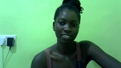 Snapshot of sweet_cherie1 chatting on February 18, 4:19 am sweet_cherie1 online show from February 18, 4:19 am