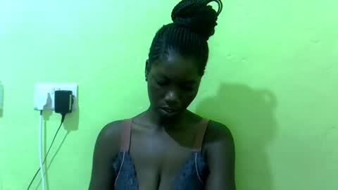 Snapshot of sweet_cherie1 chatting on February 19, 4:30 am sweet_cherie1 online show from February 19, 4:30 am