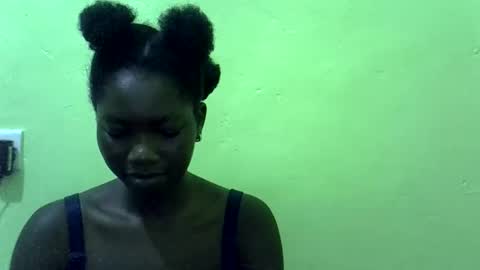 Snapshot of sweet_cherie1 chatting on February 27, 6:41 pm sweet_cherie1 online show from February 27, 6:41 pm