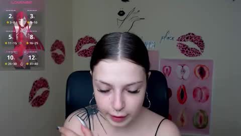 Snapshot of sweet_cherryg chatting on April 27, 10:13 am Ivy online show from April 27, 10:13 am