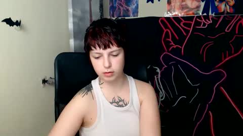 Snapshot of sweet_cherryg chatting on June 5, 7:03 am Ivy online show from June 5, 7:03 am