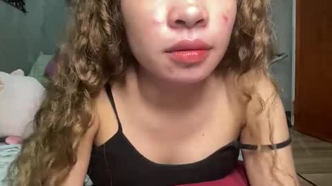 Snapshot of sweet_daisy04 chatting on February 5, 5:01 am Daisy online show from February 5, 5:01 am