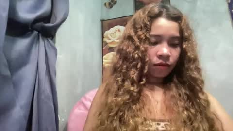 Snapshot of sweet_daisy04 chatting on February 22, 3:43 pm Daisy online show from February 22, 3:43 pm