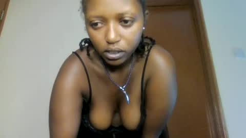 Snapshot of sweet_ebony001 chatting on July 5, 4:30 am sweet_ebony001 online show from July 5, 4:30 am