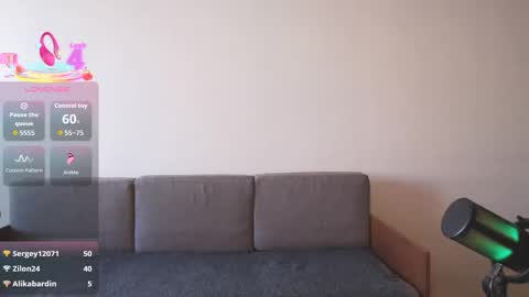 sweet_girl8484 online show from March 16, 5:24 am