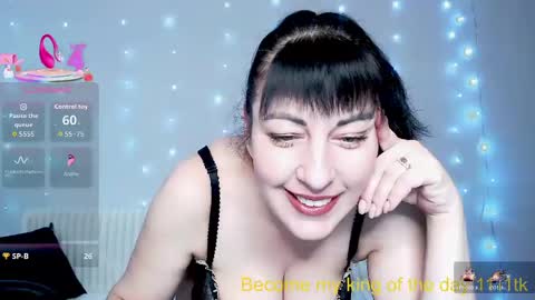 sweet_girl8484 online show from April 16, 5:41 am