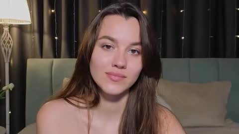 Snapshot of sweet_haeven chatting on May 11, 9:12 pm Im Mia.LOVELY PATTERNS 100 120 160 200 my toy buzzes from 2 tip online show from May 11, 9:12 pm