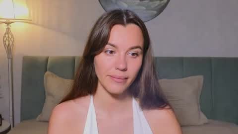 Snapshot of sweet_haeven chatting on June 22, 8:17 pm Im Mia.LOVELY PATTERNS 100 120 160 200 my toy buzzes from 2 tip online show from June 22, 8:17 pm
