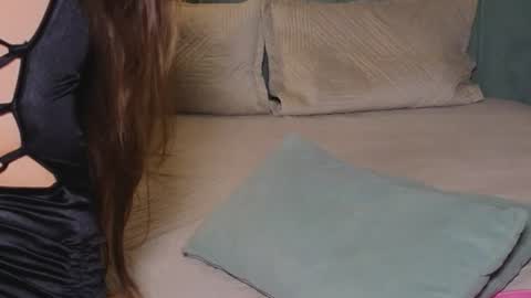 Snapshot of sweet_haeven chatting on June 26, 7:07 pm Im Mia.LOVELY PATTERNS 100 120 160 200 my toy buzzes from 2 tip online show from June 26, 7:07 pm