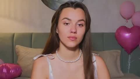 Snapshot of sweet_haeven chatting on July 14, 7:41 pm Im Mia.LOVELY PATTERNS 100 120 160 200 my toy buzzes from 2 tip online show from July 14, 7:41 pm