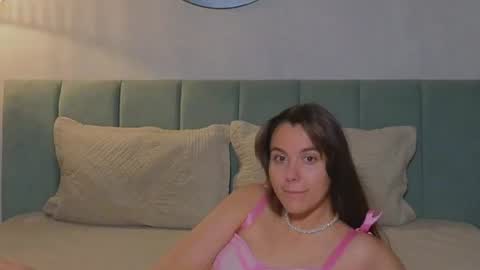 Snapshot of sweet_haeven chatting on July 18, 9:18 pm Im Mia.LOVELY PATTERNS 100 120 160 200 my toy buzzes from 2 tip online show from July 18, 9:18 pm