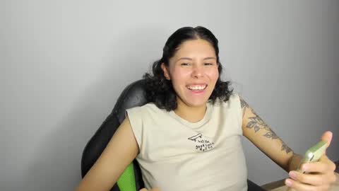 Snapshot of sweet_hann chatting on February 18, 11:52 pm Hanna online show from February 18, 11:52 pm