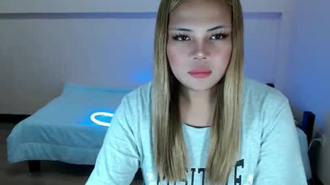 sophia daisy  online show from October 11, 10:52 pm
