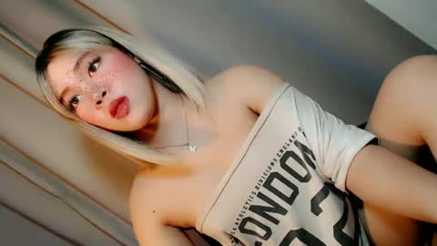 Snapshot of sweet_honeylove chatting on June 13, 4:32 am Anisha online show from June 13, 4:32 am