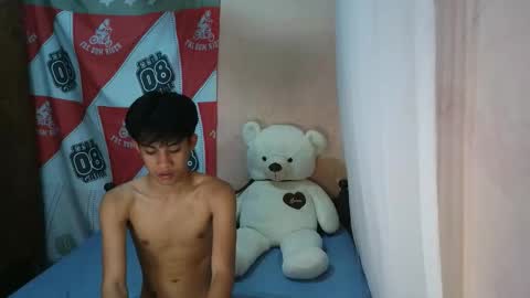 Snapshot of sweet_jassx chatting on April 5, 12:24 pm Sweet jassxxx online show from April 5, 12:24 pm