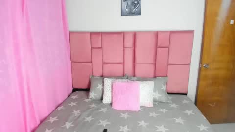 Snapshot of sweet_latiinas chatting on January 28, 12:26 am Kathe and Scarlett online show from January 28, 12:26 am