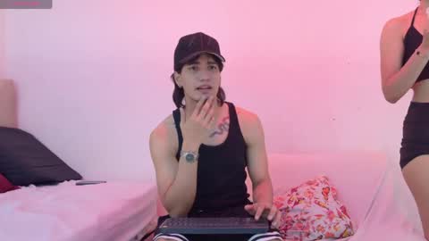 Snapshot of sweet_litle_ chatting on May 4, 12:34 pm Mia online show from May 4, 12:34 pm