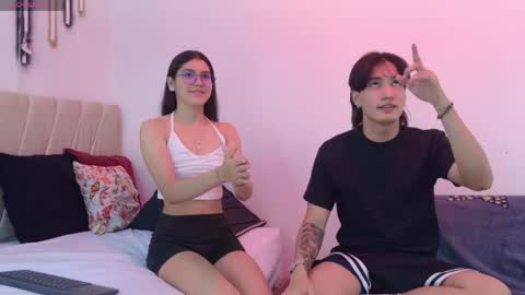 Snapshot of sweet_litle_ chatting on May 7, 12:21 pm Mia online show from May 7, 12:21 pm